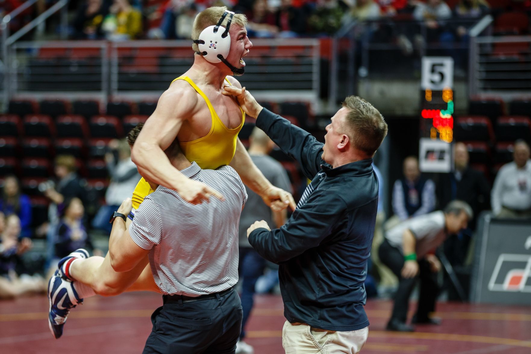 0215 1AwrestlingSEMI 025.jpg